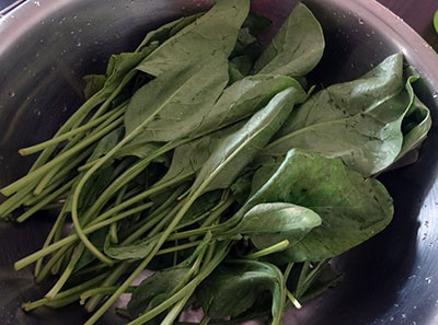 palak or spinach leaves for palak sambar