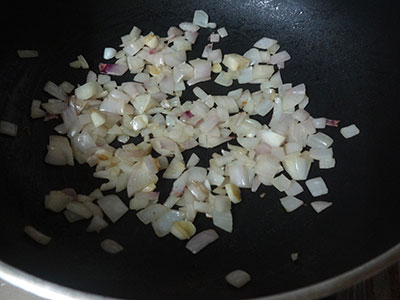 onion for palak soup