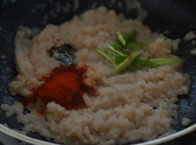 green chili and red chili powder for paneer butter masala