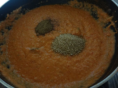 coriander powder and garam masala for paneer butter masala