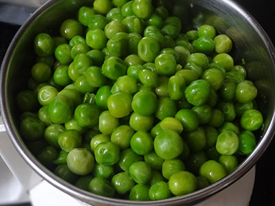 cooked green peas for green peas paratha or matar parata