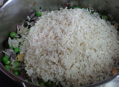 rice for peas pulao or matar pulao