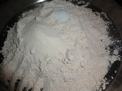 wheat flour and rava for poori