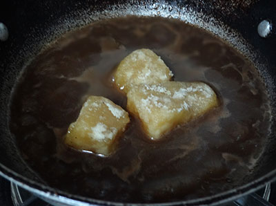 jaggery for Iyengar style puliyogare gojju