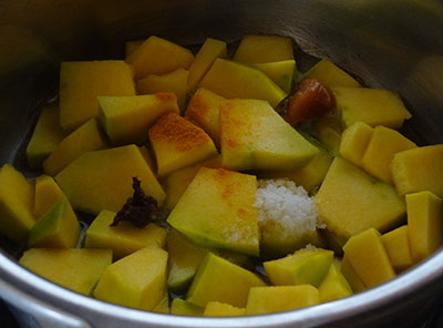 fry chilli and sesame seeds for pumpkin or sihi kumbalakai chutney