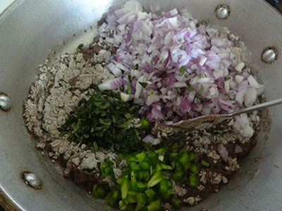 onion, curry leaves and green chili for ragi rotti or ragi roti recipe