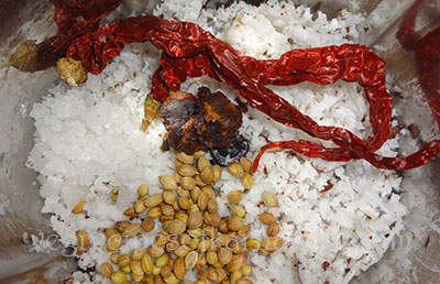 spices for radish or moolangi chutney