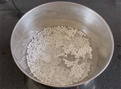 soaking sabudana for sabbakki rotti or sabudana roti recipe