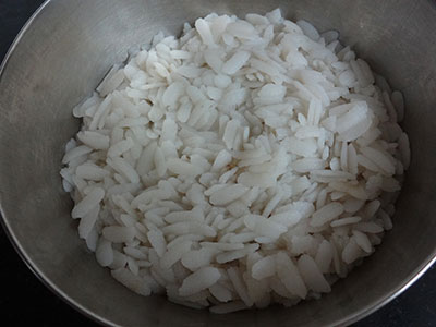 rinse and soak beaten rice or poha for sabsige soppu paddu