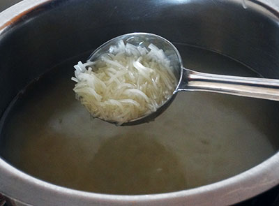 cooking vermicelli for shavige chitranna or oggarane