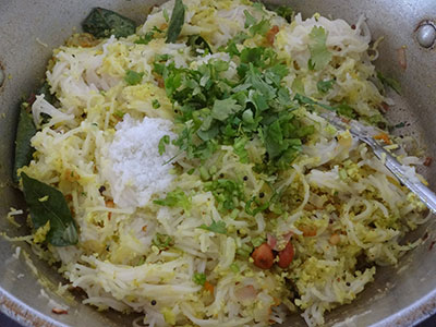 coriander leaves for shavige chitranna or oggarane