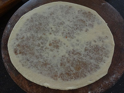rolled wheat flour shenga holige or kadlekai obbattu