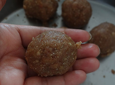 making stuffing balls for wheat flour shenga holige or kadlekai obbattu