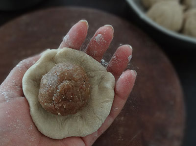 stuffing for wheat flour shenga holige or kadlekai obbattu