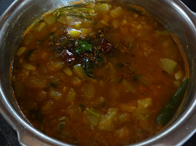 tempering for sorekai sambar or bottle gourd sambar