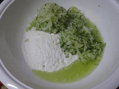 grated cucumber for cucumber paddu or southekai guliyappa