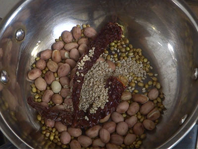 sesame seeds for thondekai masala curry