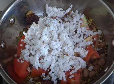 coconut for thondekai masala curry