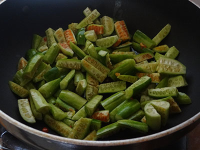 Chopped ivy gourd for thondekai palya or ivy gourd stir fry