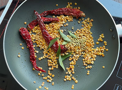 coriander seeds and curry leaves for togari bele chutney or toor dal chutney recipe