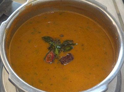 tempering for togarikalu saru or thogari kaalu sambar