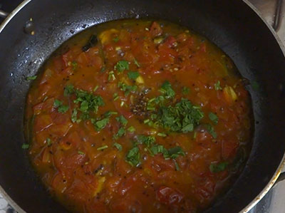 boiling tomato bellulli gojju or tomato garlic gojju