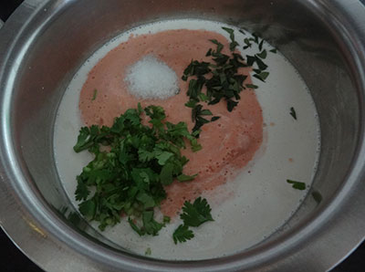 coriander leaves, curry leaves and salt for tomato dosa or tomato dose