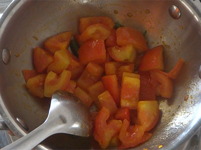 curd for tomato tambuli or tomato tambli