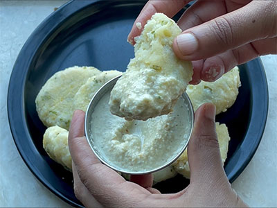 serve avalakki habe kadubu or poha dal breakfast dumplings on idli plate