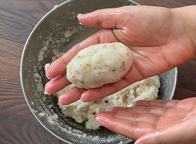 drying avalakki sandige recipe or poha papad