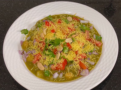 sev for batani chat or green peas chaat recipe
