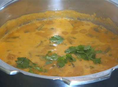 boiling beans sambar recipe or huralikayi huli
