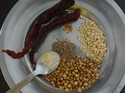 spices for beans sambar recipe or huralikayi huli