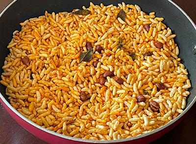 spiced puffed rice bhadang churumuri or mandakki recipe