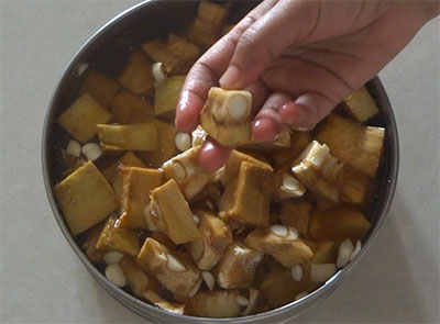 chopped tender jackfruit for halasinakayi huli or raw jackfruit sambar