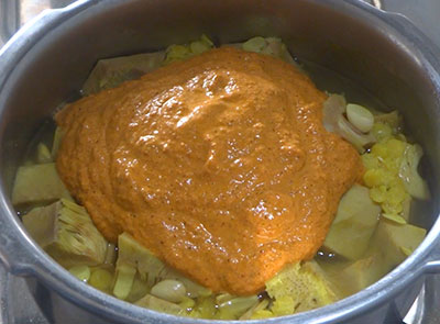 ground masala for halasinakayi huli or raw jackfruit sambar