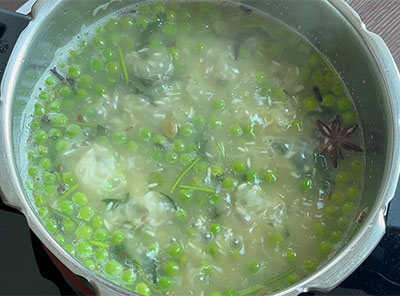 making hasi batani pulav recipe or green peas or matar pulao