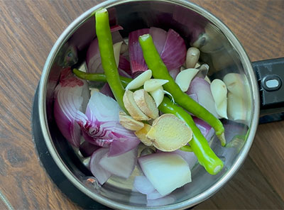 onion, ginger, garlic and chillies for hasi batani pulav recipe or green peas or matar pulao