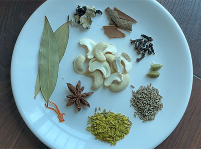 dry spices for hasi batani pulav recipe or green peas or matar pulao