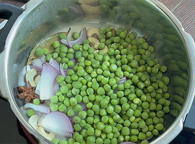 green peas for hasi batani pulav recipe or green peas or matar pulao
