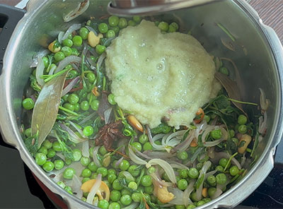 spice paste for hasi batani pulav recipe or green peas or matar pulao