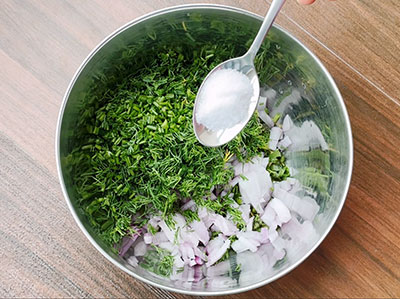 salt or cabbage for hurigadale ambode or fried gram masala vada