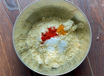 spices for kara boondi or khara boondhi mixture