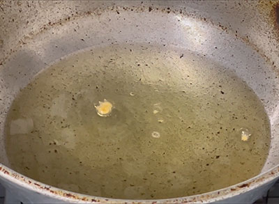 hot oil for making kara boondi or khara boondhi mixture
