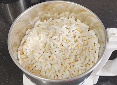 puffed rice for mandakki paddu or kadle puri guliyappa