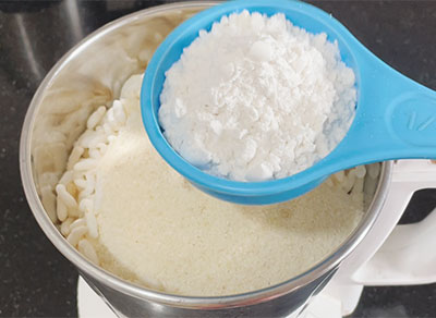 rice flour for mandakki paddu or kadle puri guliyappa