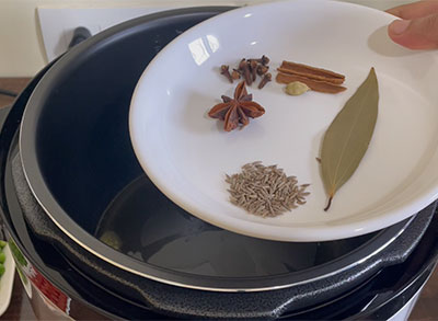 curry leaves for masala rice recipe using instant pot