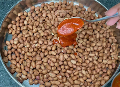 mixing spice paste for masale shenga or kadalebeeja hurigaalu
