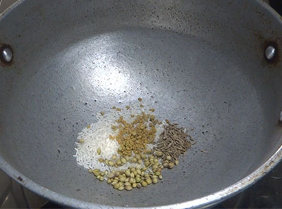 rice, methi, cumin and coriander for menthe hittu recipe or menthya chutney powder