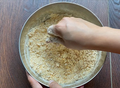 mixing flour for onion bonda or eerulli unde pakoda
